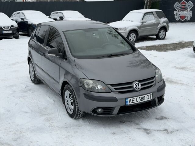 Сірий Фольксваген Golf Plus, об'ємом двигуна 1.6 л та пробігом 280 тис. км за 4700 $, фото 14 на Automoto.ua