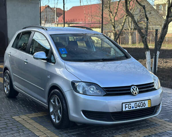 Серый Фольксваген Гольф Плюс, объемом двигателя 1.4 л и пробегом 80 тыс. км за 8100 $, фото 76 на Automoto.ua