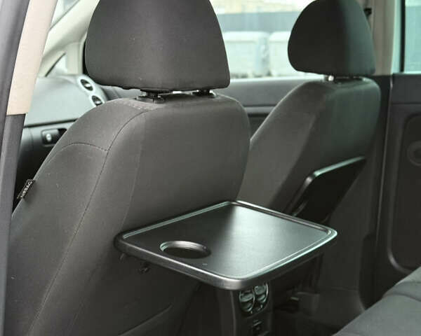 Серый Фольксваген Гольф Плюс, объемом двигателя 1.4 л и пробегом 189 тыс. км за 8200 $, фото 71 на Automoto.ua