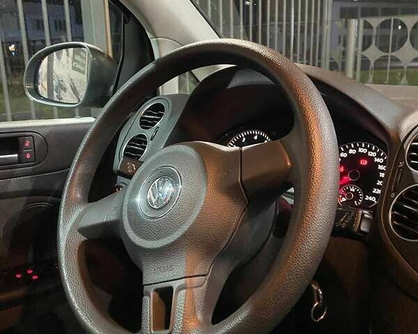 Серый Фольксваген Гольф Плюс, объемом двигателя 1.4 л и пробегом 222 тыс. км за 7777 $, фото 13 на Automoto.ua