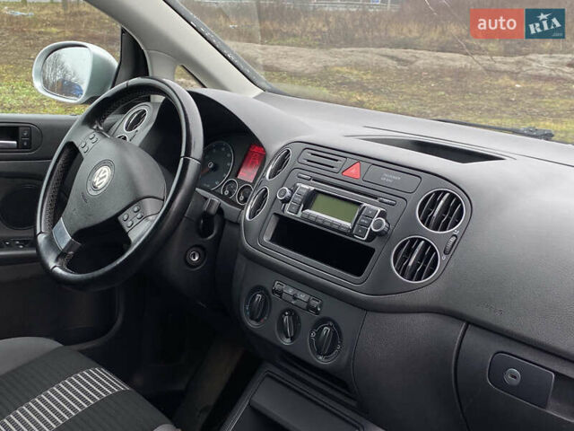 Сірий Фольксваген Golf Plus, об'ємом двигуна 1.4 л та пробігом 158 тис. км за 7300 $, фото 9 на Automoto.ua