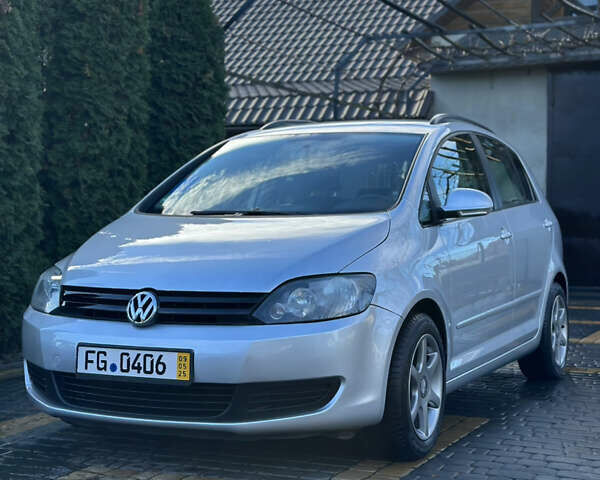 Серый Фольксваген Гольф Плюс, объемом двигателя 1.4 л и пробегом 80 тыс. км за 8100 $, фото 72 на Automoto.ua