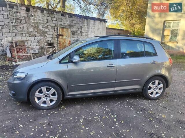 Серый Фольксваген Гольф Плюс, объемом двигателя 1.6 л и пробегом 144 тыс. км за 9000 $, фото 4 на Automoto.ua