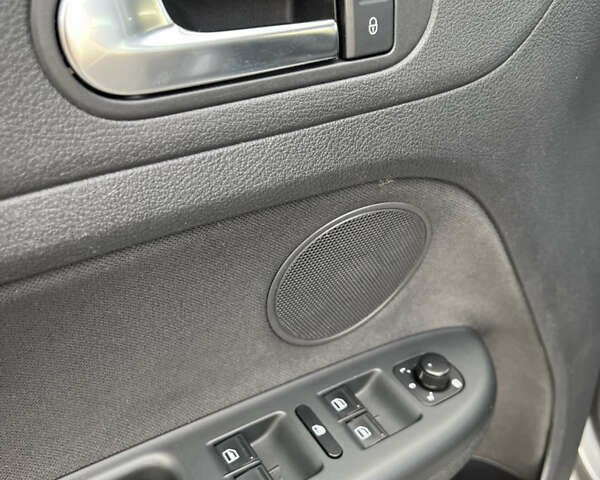 Сірий Фольксваген Golf Plus, об'ємом двигуна 1.4 л та пробігом 247 тис. км за 6650 $, фото 37 на Automoto.ua