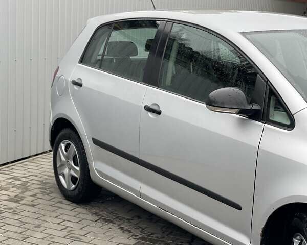 Сірий Фольксваген Golf Plus, об'ємом двигуна 1.6 л та пробігом 205 тис. км за 7085 $, фото 5 на Automoto.ua