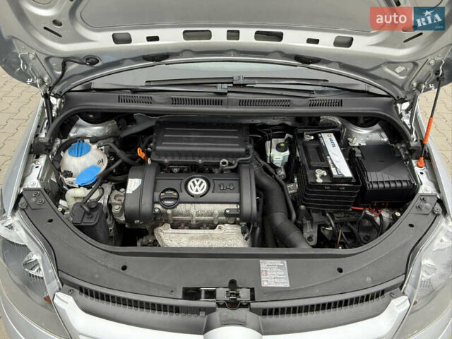 Серый Фольксваген Гольф Плюс, объемом двигателя 1.4 л и пробегом 220 тыс. км за 6600 $, фото 45 на Automoto.ua