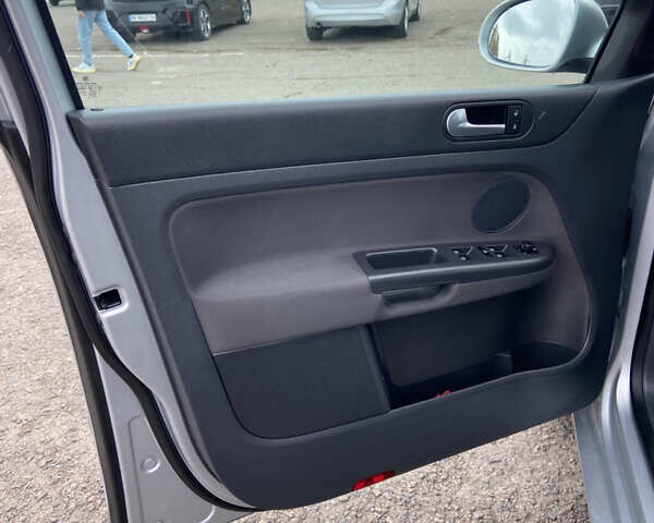 Фольксваген Гольф Плюс 2009 в Ровно на Automoto.ua Серый Фольксваген Гольф Плюс, объемом двигателя 1.6 л и пробегом 172 тыс. км за 7550 $, фото 23 на Automoto.ua