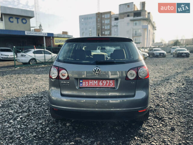 Серый Фольксваген Гольф Плюс, объемом двигателя 1.6 л и пробегом 239 тыс. км за 7400 $, фото 4 на Automoto.ua