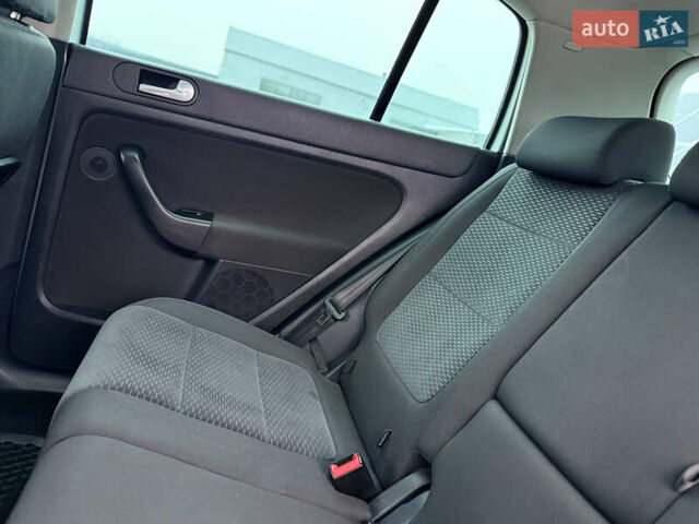 Серый Фольксваген Гольф Плюс, объемом двигателя 1.4 л и пробегом 189 тыс. км за 8200 $, фото 69 на Automoto.ua