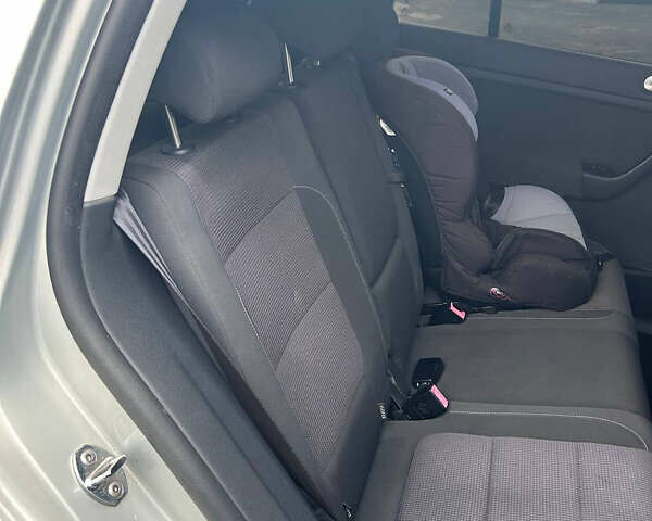 Серый Фольксваген Гольф Плюс, объемом двигателя 1.4 л и пробегом 190 тыс. км за 9200 $, фото 28 на Automoto.ua