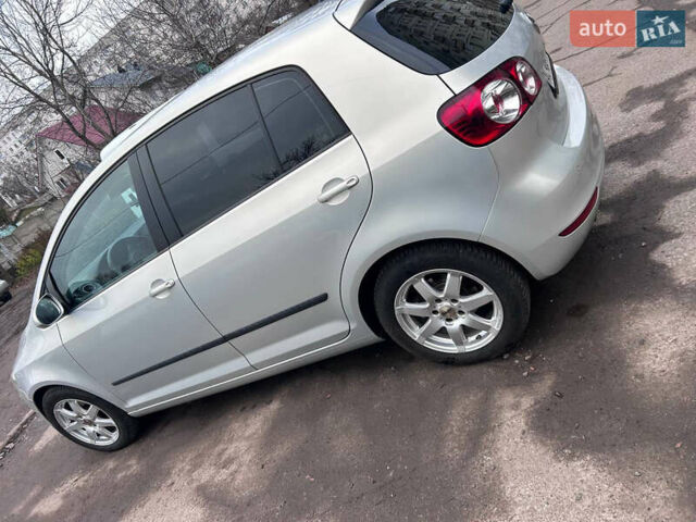 Серый Фольксваген Гольф Плюс, объемом двигателя 1.4 л и пробегом 190 тыс. км за 9200 $, фото 1 на Automoto.ua