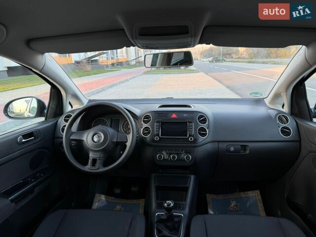 Сірий Фольксваген Golf Plus, об'ємом двигуна 1.6 л та пробігом 222 тис. км за 8199 $, фото 37 на Automoto.ua