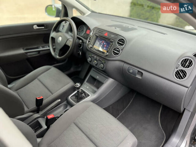 Серый Фольксваген Гольф Плюс, объемом двигателя 0 л и пробегом 218 тыс. км за 6300 $, фото 21 на Automoto.ua