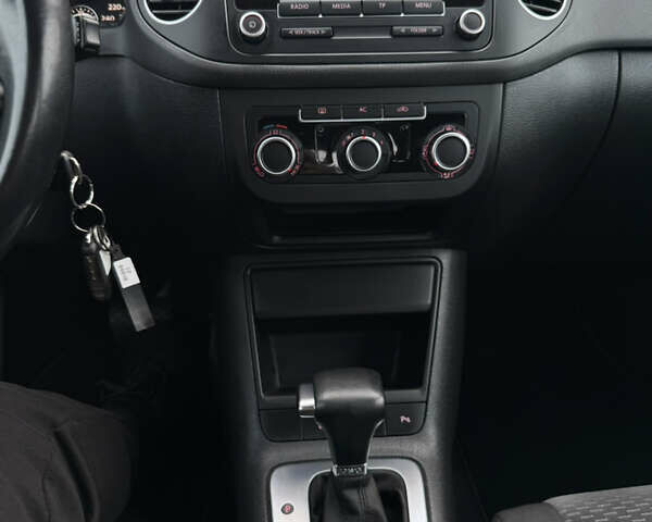 Серый Фольксваген Гольф Плюс, объемом двигателя 1.4 л и пробегом 163 тыс. км за 8300 $, фото 57 на Automoto.ua