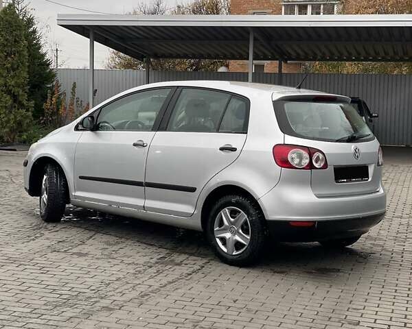 Сірий Фольксваген Golf Plus, об'ємом двигуна 1.6 л та пробігом 205 тис. км за 7085 $, фото 6 на Automoto.ua