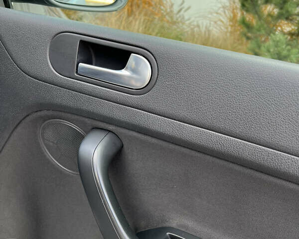 Сірий Фольксваген Golf Plus, об'ємом двигуна 1.4 л та пробігом 247 тис. км за 6650 $, фото 43 на Automoto.ua