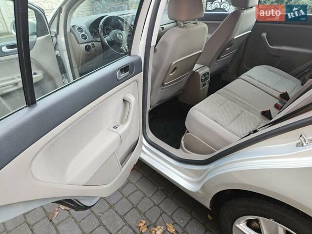 Серый Фольксваген Гольф Плюс, объемом двигателя 1.4 л и пробегом 188 тыс. км за 7500 $, фото 20 на Automoto.ua