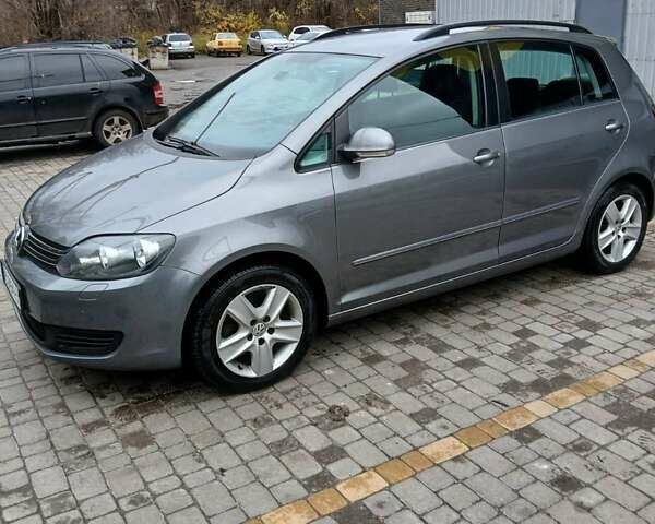 Серый Фольксваген Гольф Плюс, объемом двигателя 1.39 л и пробегом 257 тыс. км за 6700 $, фото 7 на Automoto.ua