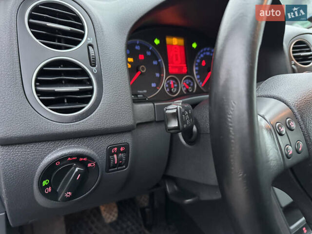 Серый Фольксваген Гольф Плюс, объемом двигателя 1.4 л и пробегом 184 тыс. км за 6490 $, фото 17 на Automoto.ua