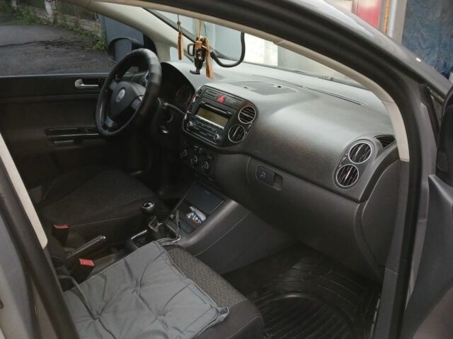 Серый Фольксваген Гольф Плюс, объемом двигателя 1.6 л и пробегом 273 тыс. км за 7200 $, фото 3 на Automoto.ua