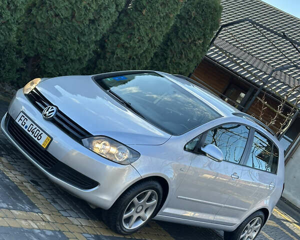 Серый Фольксваген Гольф Плюс, объемом двигателя 1.4 л и пробегом 80 тыс. км за 8100 $, фото 60 на Automoto.ua