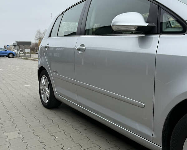 Серый Фольксваген Гольф Плюс, объемом двигателя 1.4 л и пробегом 220 тыс. км за 6600 $, фото 16 на Automoto.ua