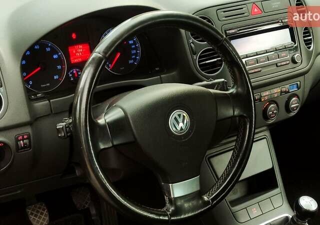 Серый Фольксваген Гольф Плюс, объемом двигателя 1.6 л и пробегом 218 тыс. км за 6800 $, фото 16 на Automoto.ua