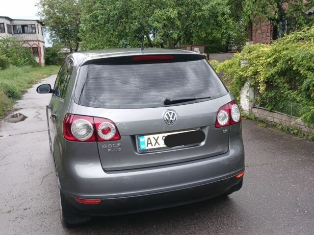 Серый Фольксваген Гольф Плюс, объемом двигателя 1.6 л и пробегом 273 тыс. км за 7200 $, фото 1 на Automoto.ua