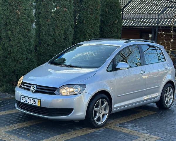 Серый Фольксваген Гольф Плюс, объемом двигателя 1.4 л и пробегом 80 тыс. км за 8100 $, фото 1 на Automoto.ua