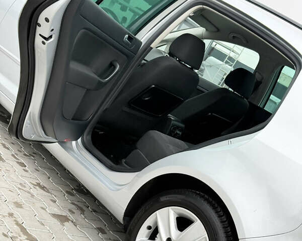 Серый Фольксваген Гольф Плюс, объемом двигателя 1.4 л и пробегом 189 тыс. км за 8200 $, фото 62 на Automoto.ua