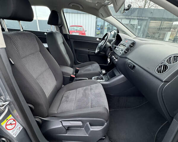 Серый Фольксваген Гольф Плюс, объемом двигателя 1.4 л и пробегом 163 тыс. км за 8300 $, фото 75 на Automoto.ua