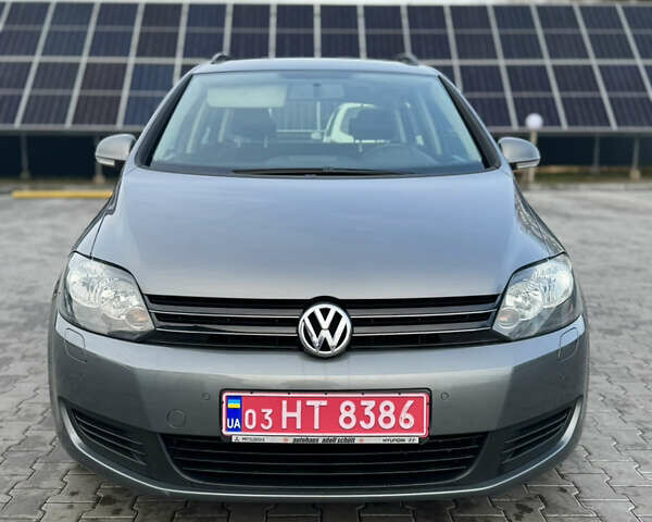 Серый Фольксваген Гольф Плюс, объемом двигателя 1.4 л и пробегом 163 тыс. км за 8300 $, фото 2 на Automoto.ua