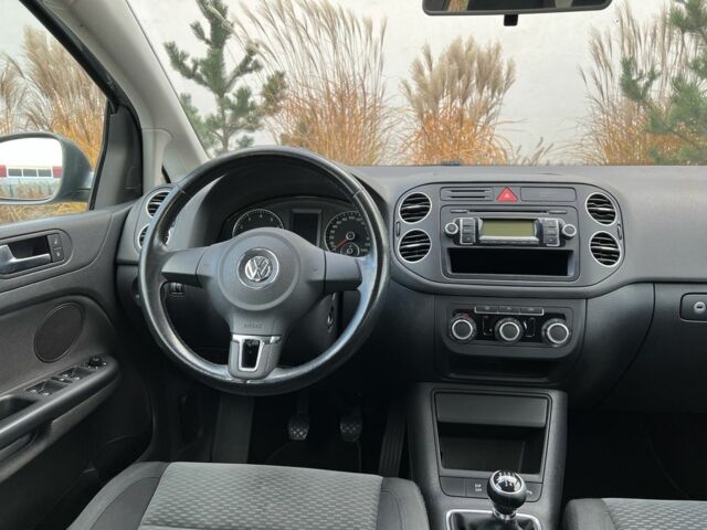 Серый Фольксваген Гольф Плюс, объемом двигателя 1.4 л и пробегом 247 тыс. км за 6350 $, фото 17 на Automoto.ua