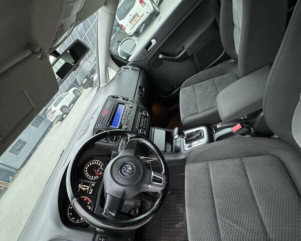 Серый Фольксваген Гольф Плюс, объемом двигателя 1.4 л и пробегом 192 тыс. км за 8300 $, фото 4 на Automoto.ua