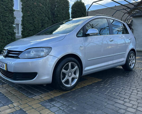 Серый Фольксваген Гольф Плюс, объемом двигателя 1.4 л и пробегом 80 тыс. км за 8100 $, фото 71 на Automoto.ua