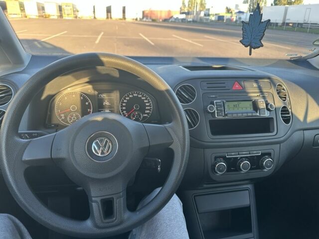 Серый Фольксваген Гольф Плюс, объемом двигателя 1.4 л и пробегом 220 тыс. км за 6350 $, фото 6 на Automoto.ua