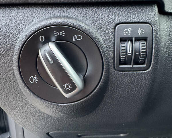 Серый Фольксваген Гольф Плюс, объемом двигателя 1.4 л и пробегом 163 тыс. км за 8300 $, фото 47 на Automoto.ua