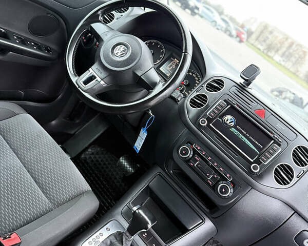 Серый Фольксваген Гольф Плюс, объемом двигателя 1.4 л и пробегом 189 тыс. км за 8200 $, фото 96 на Automoto.ua