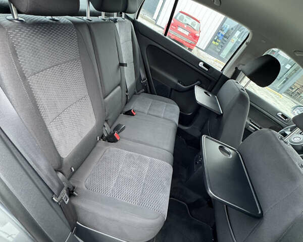 Серый Фольксваген Гольф Плюс, объемом двигателя 1.4 л и пробегом 163 тыс. км за 8300 $, фото 68 на Automoto.ua