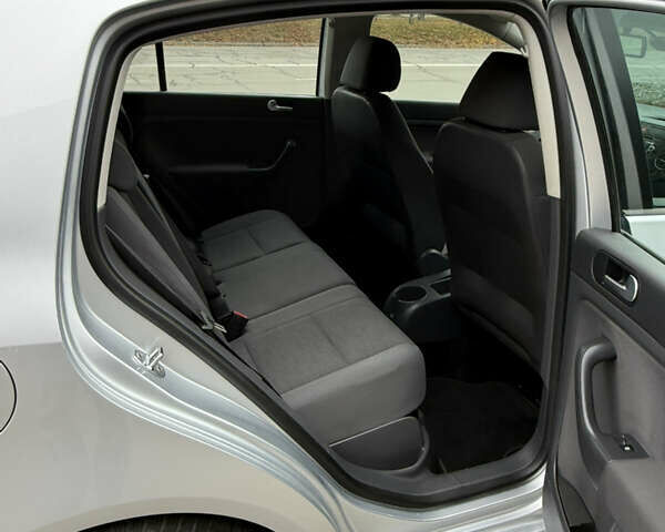 Серый Фольксваген Гольф Плюс, объемом двигателя 1.4 л и пробегом 220 тыс. км за 6600 $, фото 41 на Automoto.ua