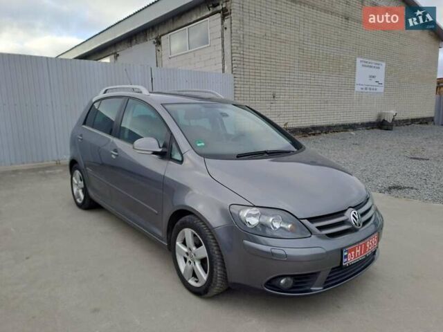 Серый Фольксваген Гольф Плюс, объемом двигателя 1.4 л и пробегом 165 тыс. км за 6900 $, фото 3 на Automoto.ua