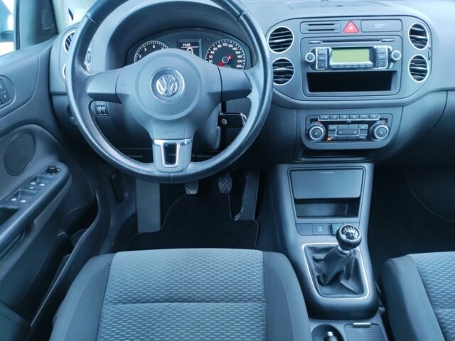 Серый Фольксваген Гольф Плюс, объемом двигателя 1.4 л и пробегом 193 тыс. км за 7000 $, фото 10 на Automoto.ua