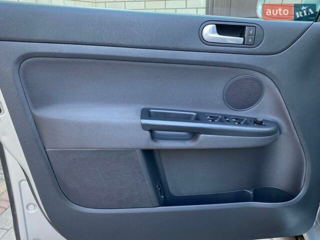 Сірий Фольксваген Golf Plus, об'ємом двигуна 1.6 л та пробігом 235 тис. км за 6500 $, фото 22 на Automoto.ua