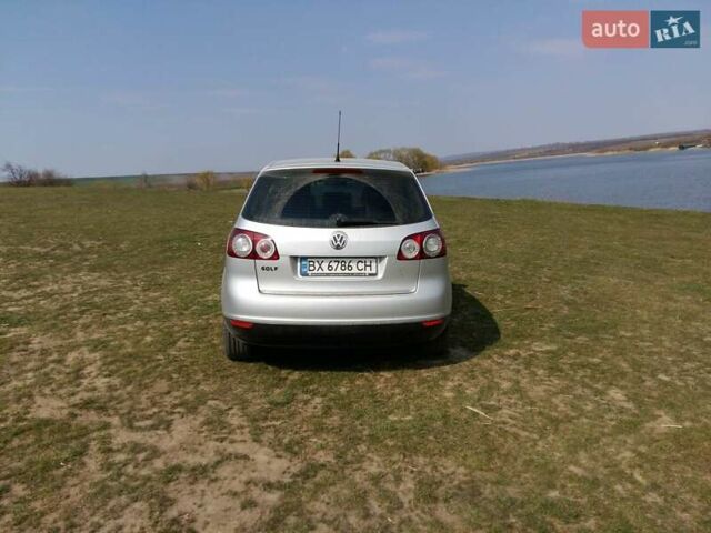 Серый Фольксваген Гольф Плюс, объемом двигателя 1.6 л и пробегом 250 тыс. км за 8350 $, фото 1 на Automoto.ua