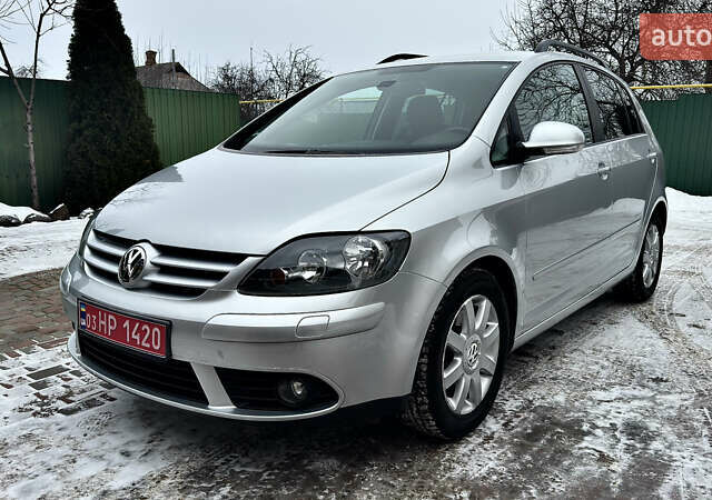 Сірий Фольксваген Golf Plus, об'ємом двигуна 1.6 л та пробігом 183 тис. км за 8145 $, фото 2 на Automoto.ua