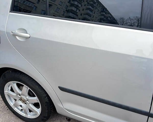 Серый Фольксваген Гольф Плюс, объемом двигателя 1.4 л и пробегом 190 тыс. км за 9200 $, фото 7 на Automoto.ua