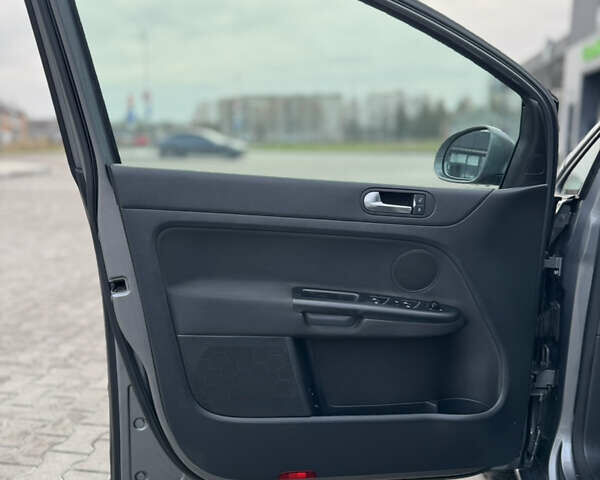 Серый Фольксваген Гольф Плюс, объемом двигателя 1.4 л и пробегом 163 тыс. км за 8300 $, фото 43 на Automoto.ua