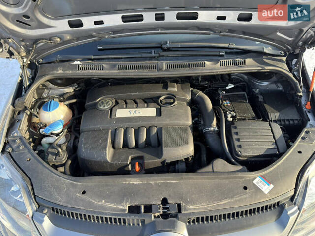 Серый Фольксваген Гольф Плюс, объемом двигателя 1.6 л и пробегом 225 тыс. км за 7300 $, фото 108 на Automoto.ua