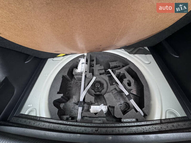 Сірий Фольксваген Golf Plus, об'ємом двигуна 1.6 л та пробігом 172 тис. км за 7750 $, фото 26 на Automoto.ua