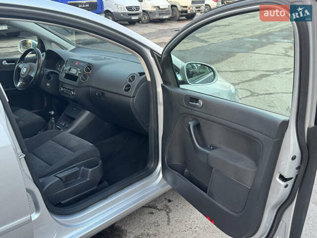 Серый Фольксваген Гольф Плюс, объемом двигателя 1.4 л и пробегом 191 тыс. км за 6999 $, фото 31 на Automoto.ua